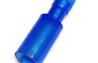 Izolovan ceo okrugli muški kontakt  fi  3,9-2,5